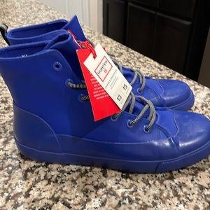 NWT hunter/target wayer repellent canvas sneakers